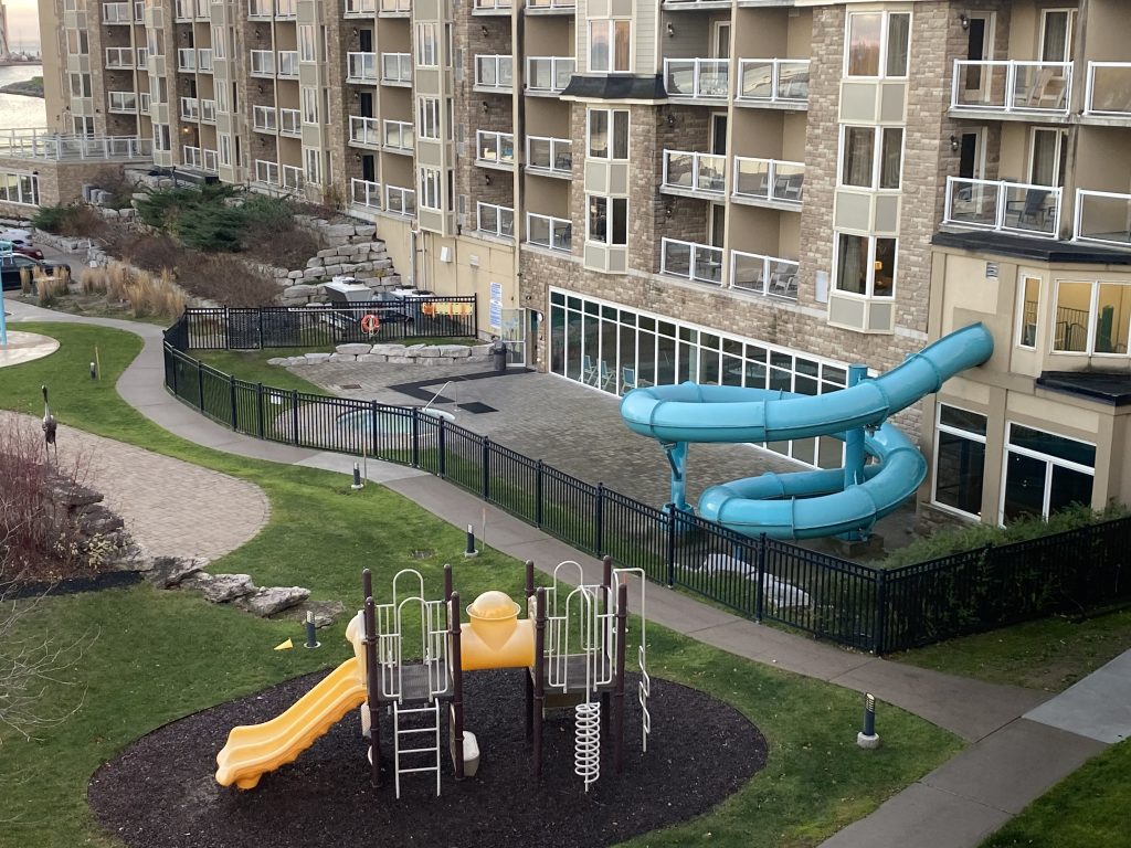 living-water-resort-collingwood-ontario-water-slide