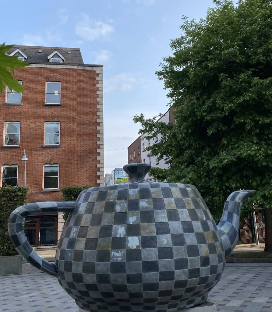 smithfield-plaza-tea-pot-dublin-ireland