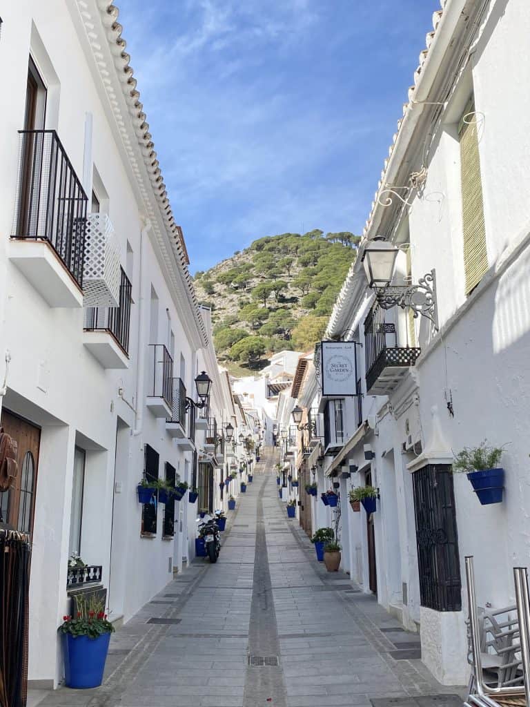 calle-san-sebastián-mijas-pueblo-spain